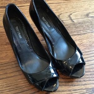 Used White House Black Market black heels 6.5